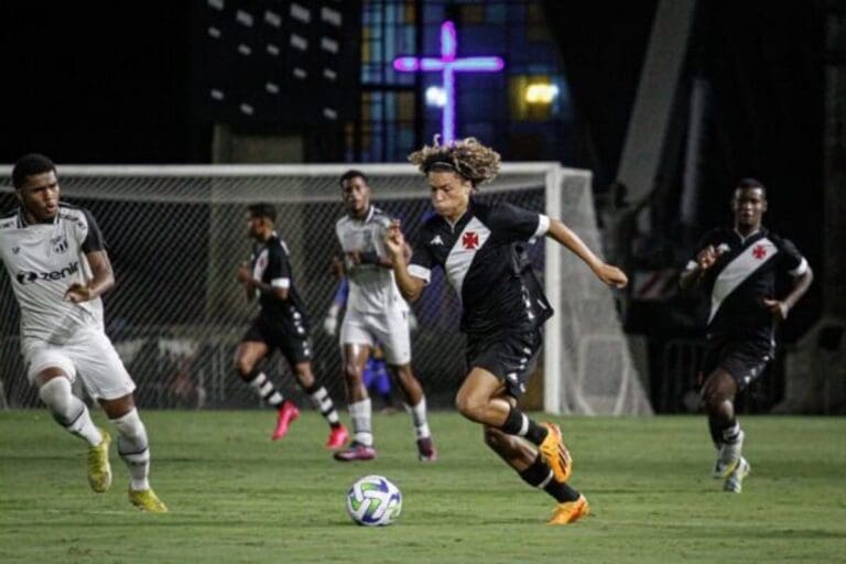 Lukas Zuccarello em Vasco x Ceará pela Copa do Brasil Sub-17
