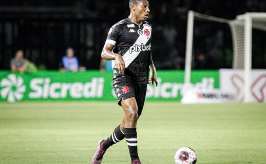 Lyncon em ação pelo Vasco contra o Madureira pelo Carioca 2023