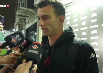 Veja a conversa com Léo Jardim na zona mista após o jogo Vasco 2 x 3 Corinthians.