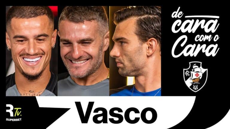 Homem sorridente com cabelo curto e barba bem feita.