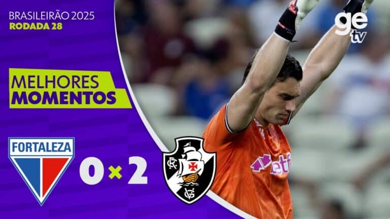 Goleiro comemorando vitória do Vasco no jogo.