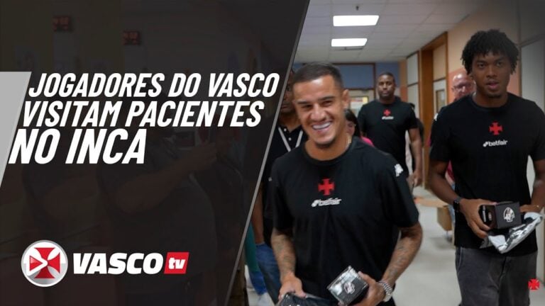 Jogadores do Vasco visitam pacientes no INCA.