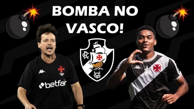 Bombardeiro do Vasco comemorando.