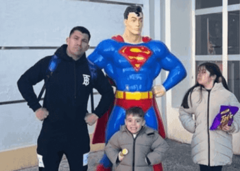 Medel curte férias com os filhos na Espanha