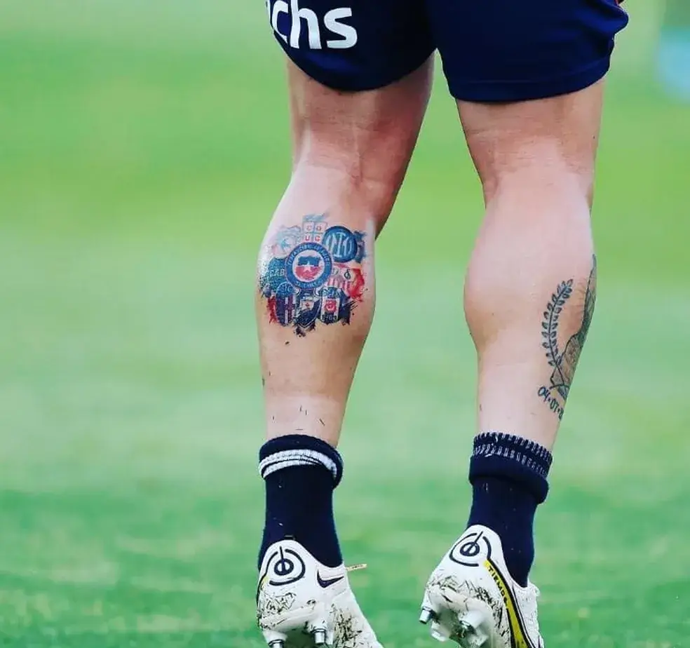 Gary Medel tatua escudo do Vasco