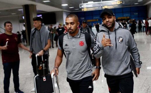 Paulo Henrique e Alex Teixeira em viagem do Vasco a Curitiba