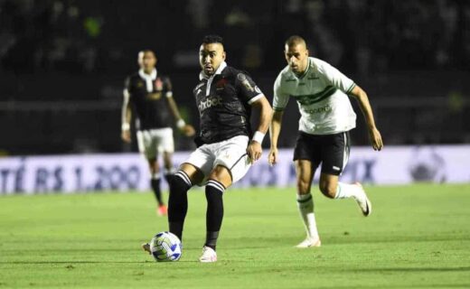 Payet em ação pelo Vasco contra o Coritiba