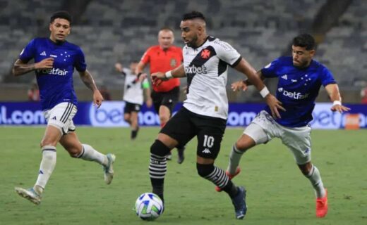 Payet em ação pelo Vasco contra o Cruzeiro