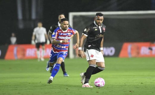 Payet em ação pelo Vasco contra o Fortaleza