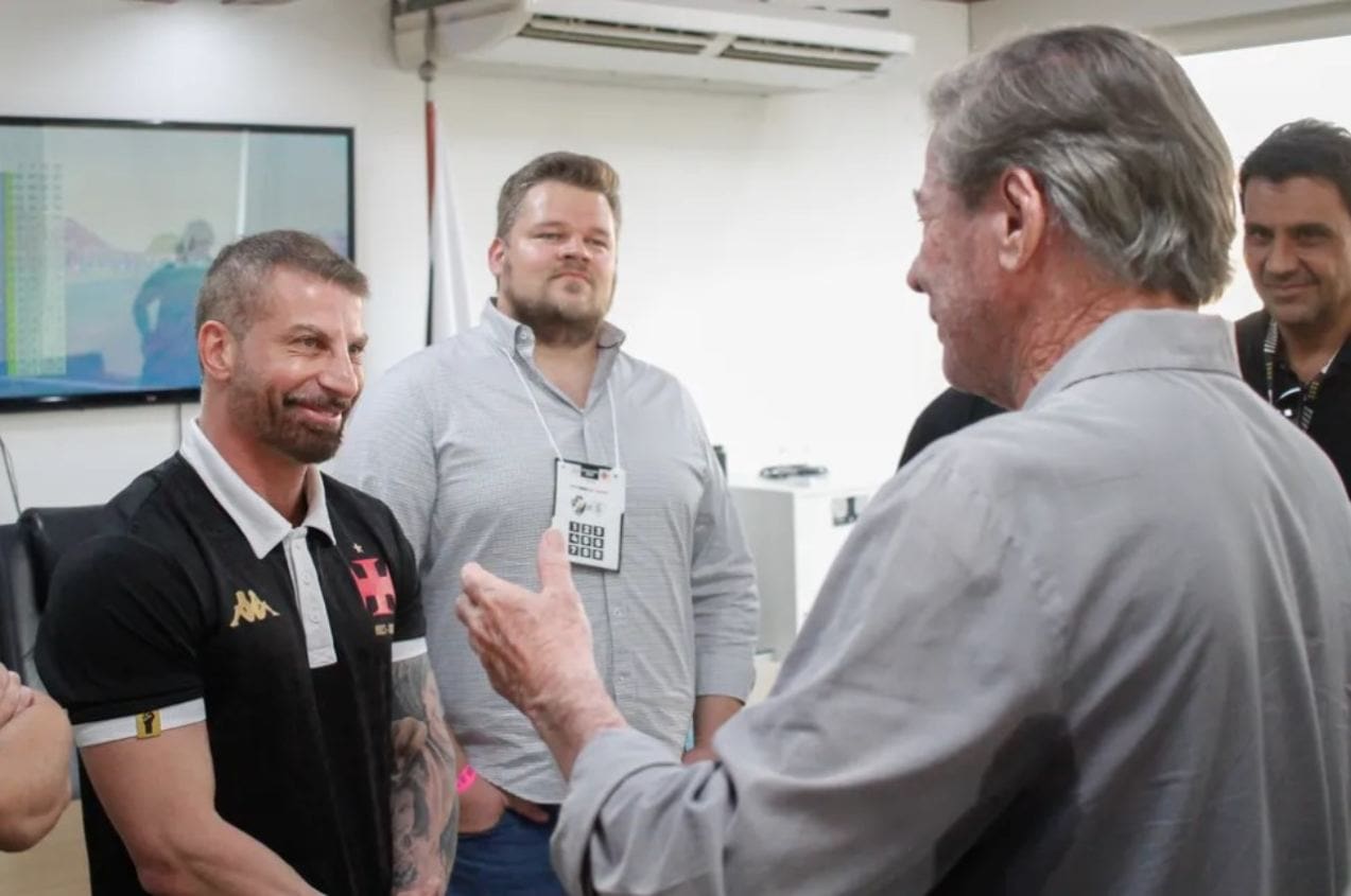 Pedrinho em reunião com Jorge Salgado