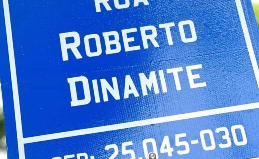 Rua Roberto Dinamite é inaugurada em Duque de Caxias