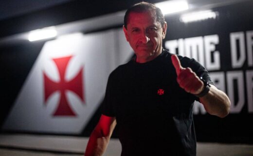 Ramón Díaz chega a BH para jogo contra o Cruzeiro