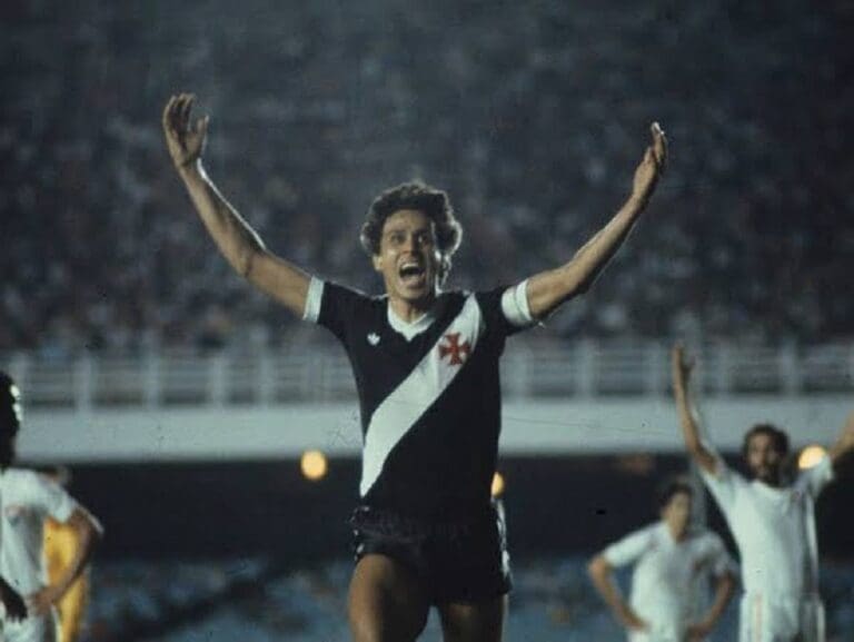 Roberto Dinamite, ídolo do Vasco, em sua época de jogador