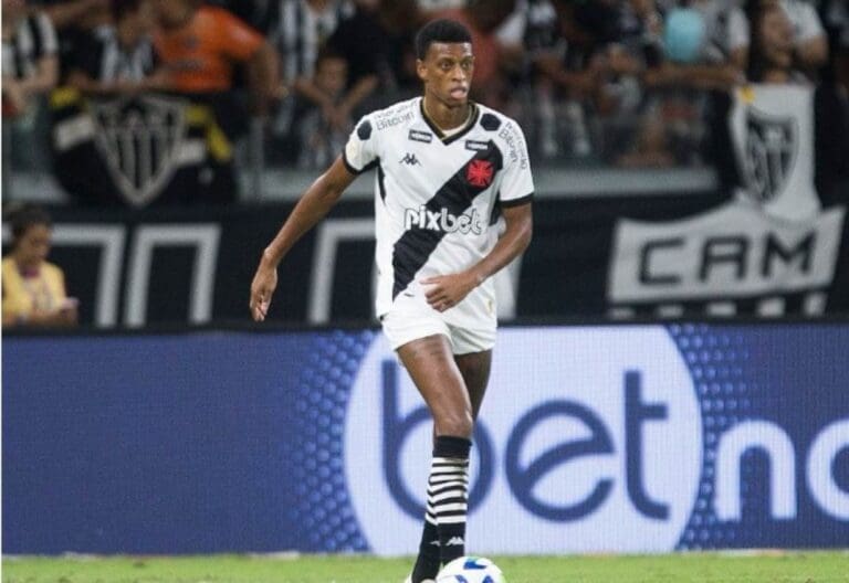 Robson teve boa atuação pelo Vasco contra o Atlético-MG