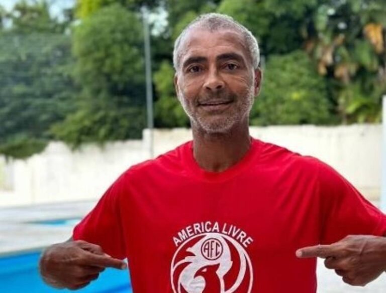 Romário se lança candidato a presidente do América-RJ