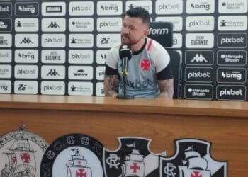 Rossi em entrevista coletiva