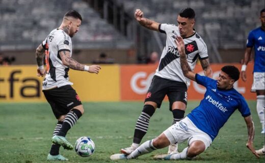 Rossi em ação pelo Vasco contra o Cruzeiro