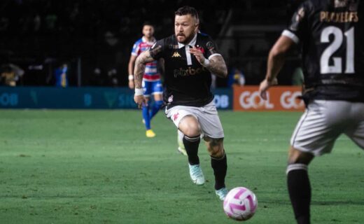 Rossi em campo contra o Fortaleza