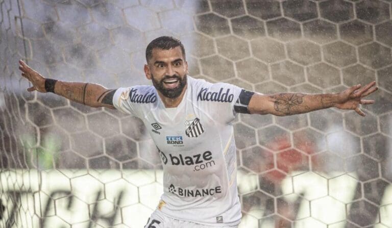Tomás Rincón celebra gol pelo Santos
