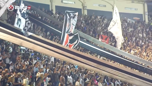 torcedores-do-vasco-no-estadio-sao-januario_nnhsa4w-png-650x0_q95_crop Torcedores do Vasco no Estádio São Januário