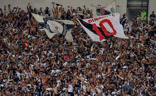 Torcida do Vasco no Maracanã em clássico como Flamengo