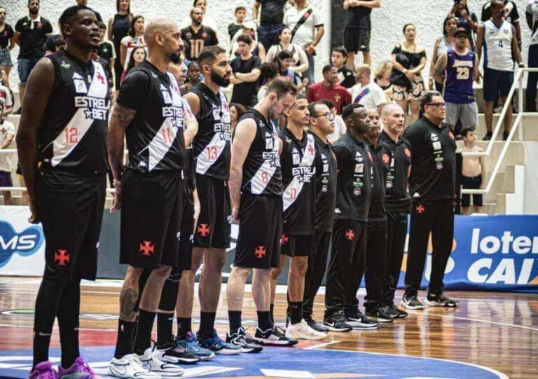 Time do Vasco no ginásio de São Januário