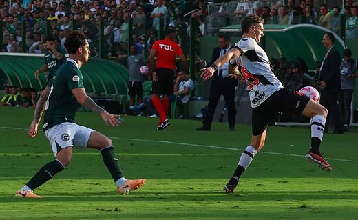Pablo Vegetti no empate entre Vasco e Goiás
