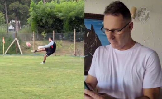 Carlos Germano analisando treino de Vegetti como goleiro