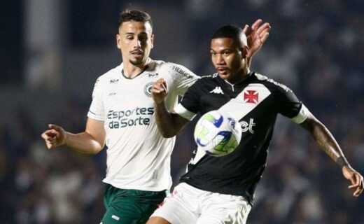 Zé Gabriel em campo contra o Goiás