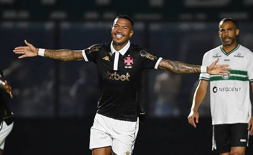 Zé Gabriel em ação pelo Vasco